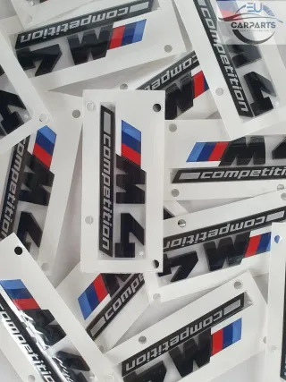 NEU ORIGINAL BMW M4 G82 G83 Competition AUFKLEBER  EMBLEM HINTEN 51148084165 - Bild 2