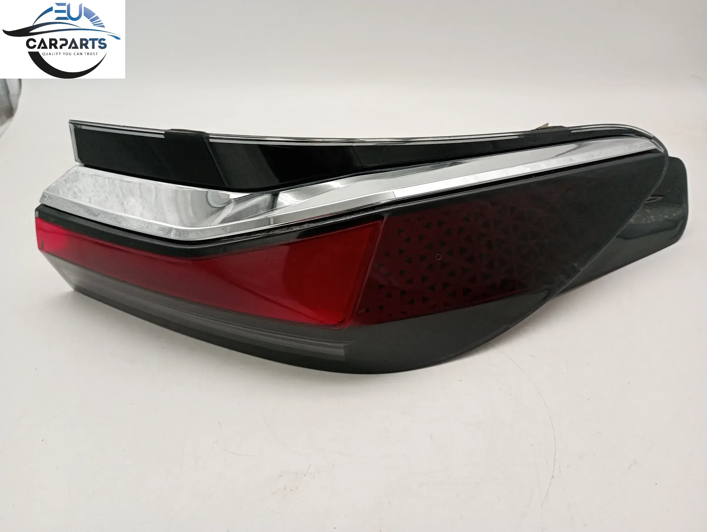 Original BMW 7' G70 Heckleuchte Seitenwand rechts 63215A45BB2 - Bild 1