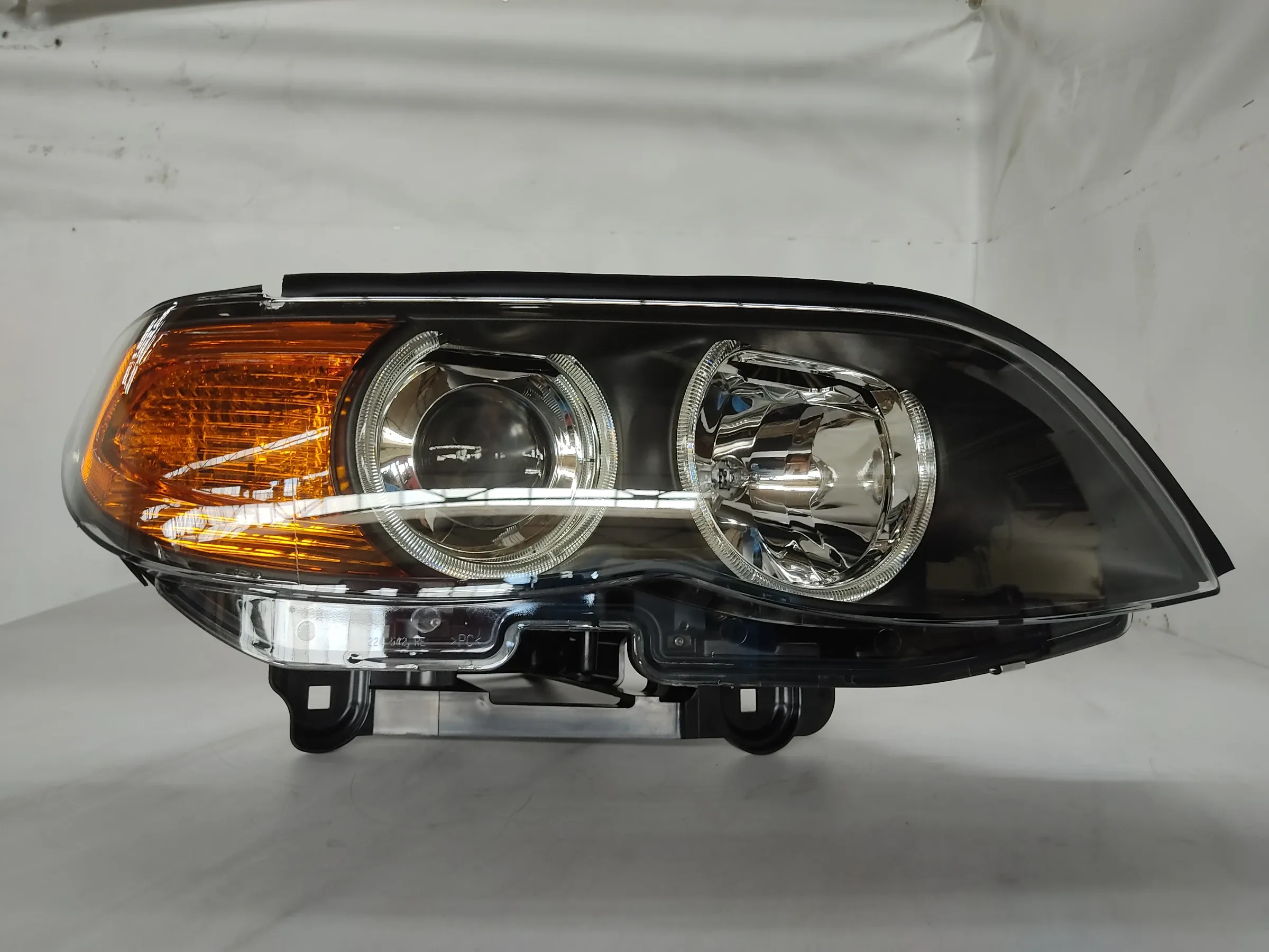 NEW Original BMW X5 E53 Headlight Headlight right